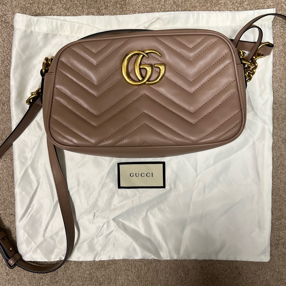 Gucci Marmont crossbody bag size small